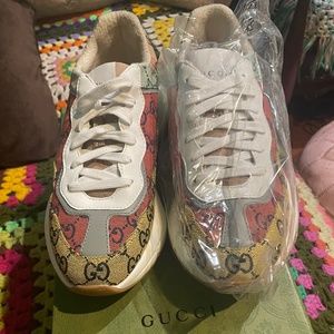 WOMEN'S GG RHYTON SNEAKER Size 39